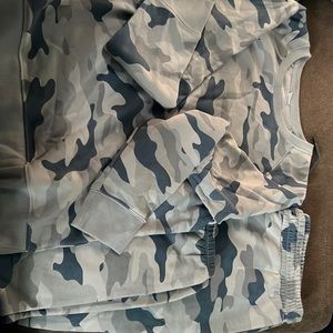 old navy blue camo sweatsuit